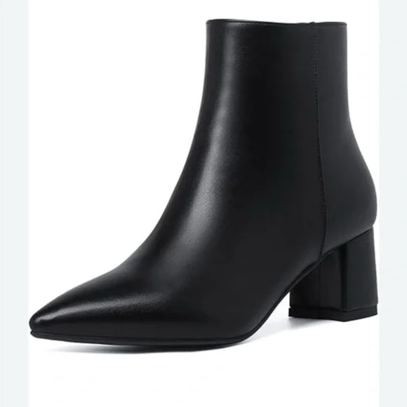 Alex Marie Shoes - Alex Marie Black Ankle Boots – Sleek
Original Price: 120 → Now Only39!
